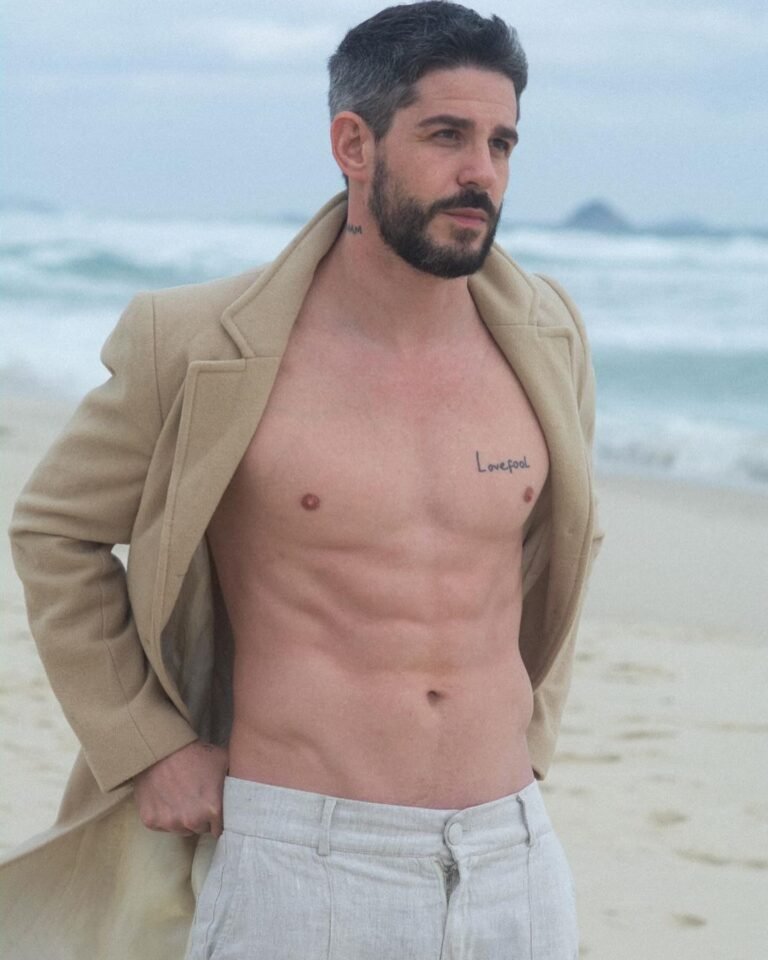 Pedro Neschling Surpreende Ensaio Sensual Na Praia DYO Magazine